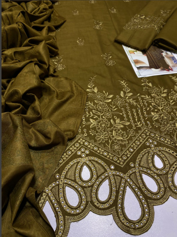 Durefishan Winter 3-Piece Dhanak Chikan Kari Laser Cut Suit with Velvet Dupatta & Dyed Trouser- Design #331